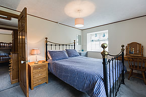 Barn End Cottage - double bedroom