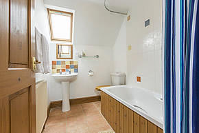 Primrose Cottage - bathroom 