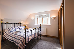 Primrose Cottage - double bedroom