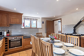 Rose Cottage - modern, well equipped kitchen with dining table